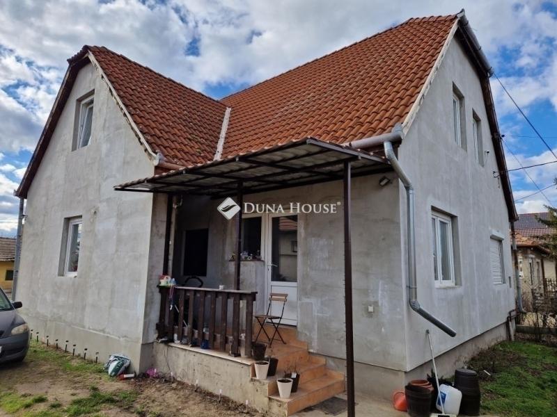 Eladó családi ház Monor