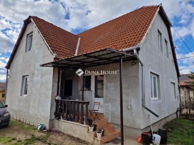 Eladó családi ház Monor
