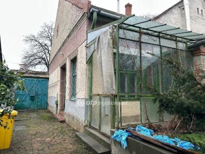Eladó családi ház Szentes