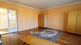 Eladó lakás Csongrád