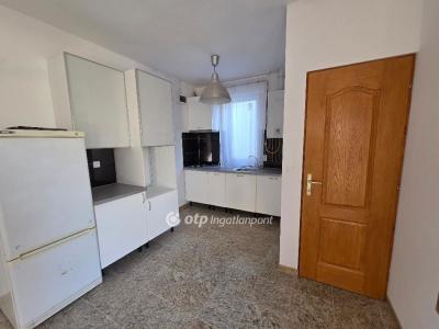 Eladó lakás Szentes