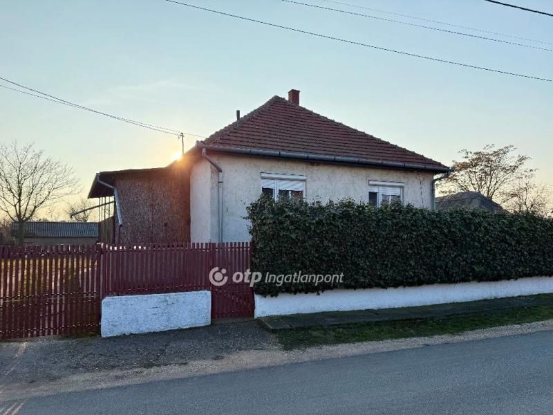 Eladó családi ház Hejőpapi