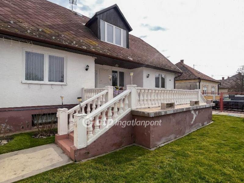 Eladó családi ház Halászi