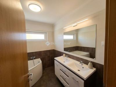 Eladó családi ház Szeged