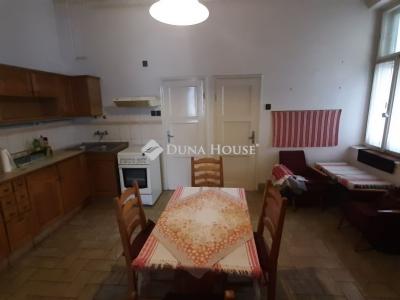 Eladó lakás Kecskemét