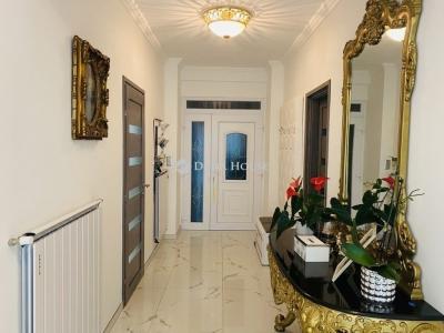 Eladó családi ház Érd