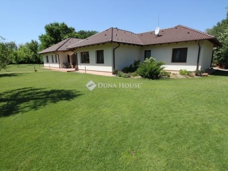 Eladó családi ház Kecskemét