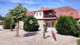 Eladó kastély Kecskemét