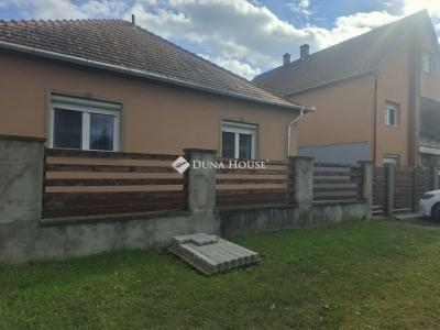 Eladó családi ház Bag