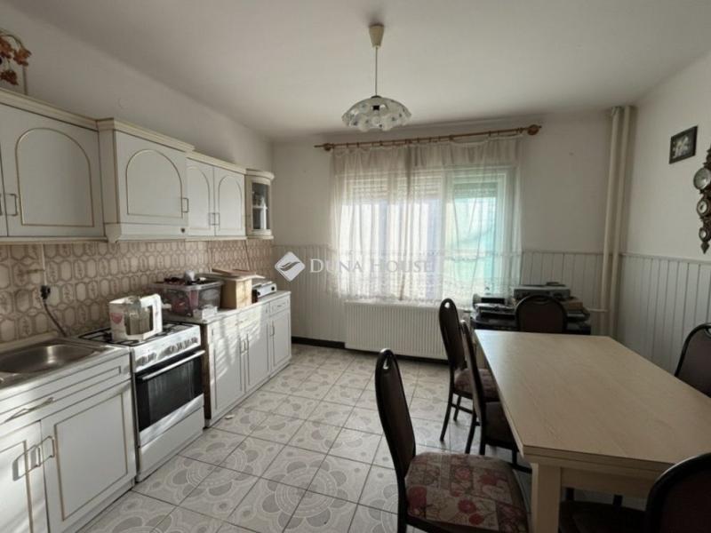 Eladó családi ház Kóka