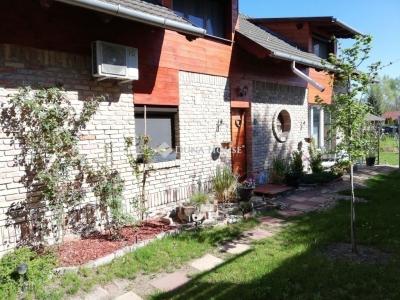 Eladó családi ház