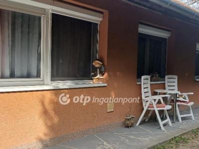 Eladó családi ház Szentliszló