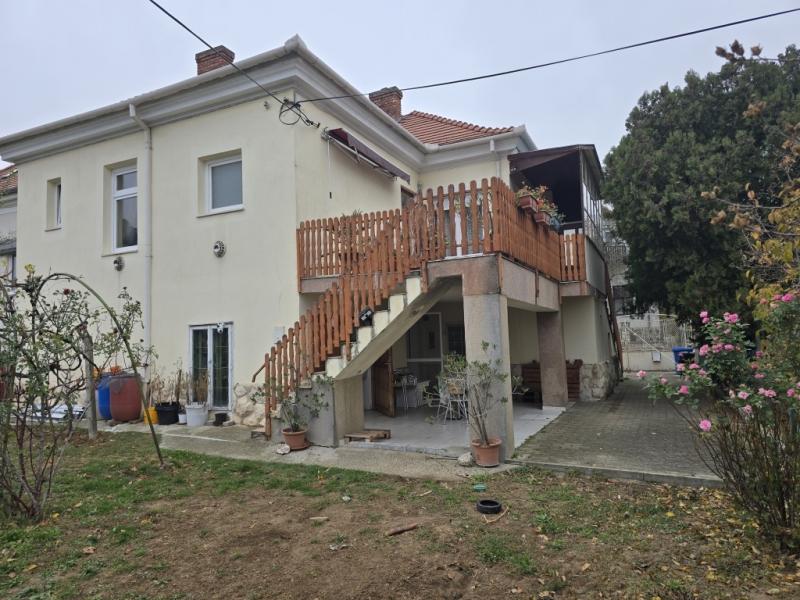 Eladó családi ház Pécs
