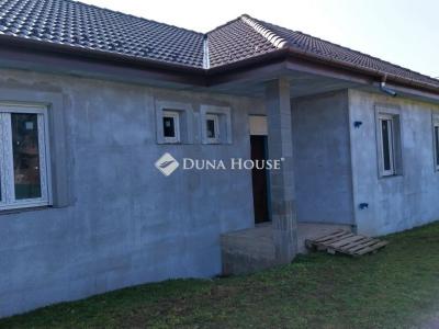Eladó ikerház Nagytarcsa
