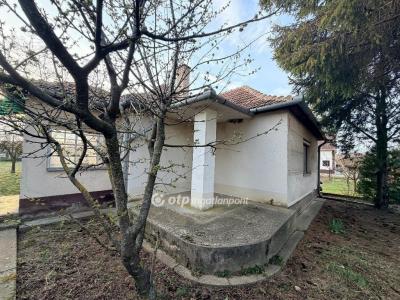 Eladó családi ház Szentpéterszeg