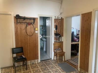 Eladó családi ház Monor