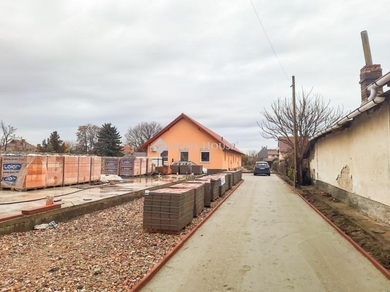 Eladó ikerház Monor