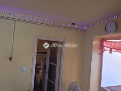 Eladó családi ház Monor