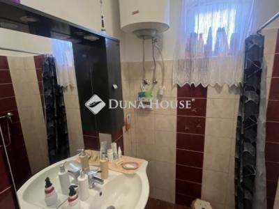 Eladó családi ház Monor