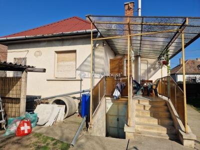 Eladó családi ház Monor