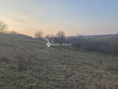 Eladó külterületi telek Siófok