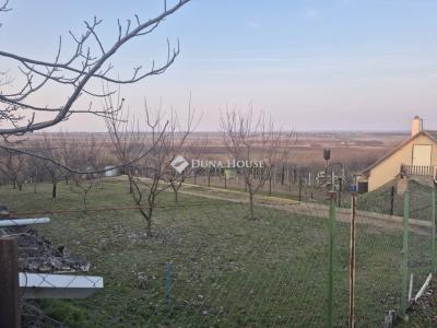 Eladó külterületi telek Siófok