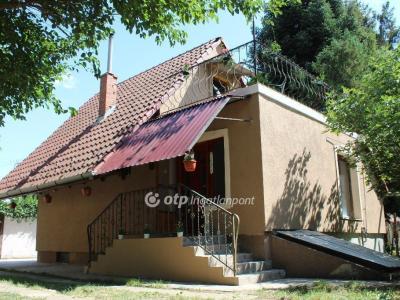 Eladó családi ház Szolnok