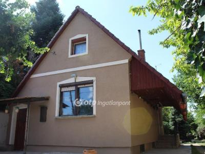 Eladó családi ház Szolnok