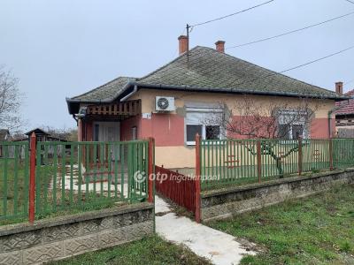 Eladó családi ház Cibakháza