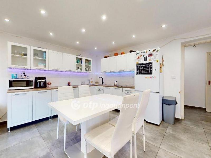 Eladó családi ház Újfehértó