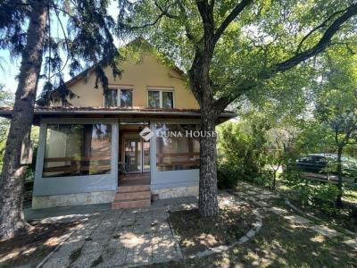 Eladó családi ház Budapest