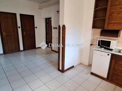 Eladó családi ház Budapest