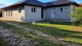 Eladó családi ház Szentmártonkáta