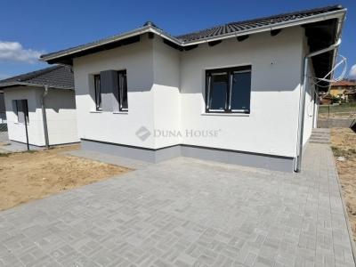 Eladó családi ház Őrbottyán