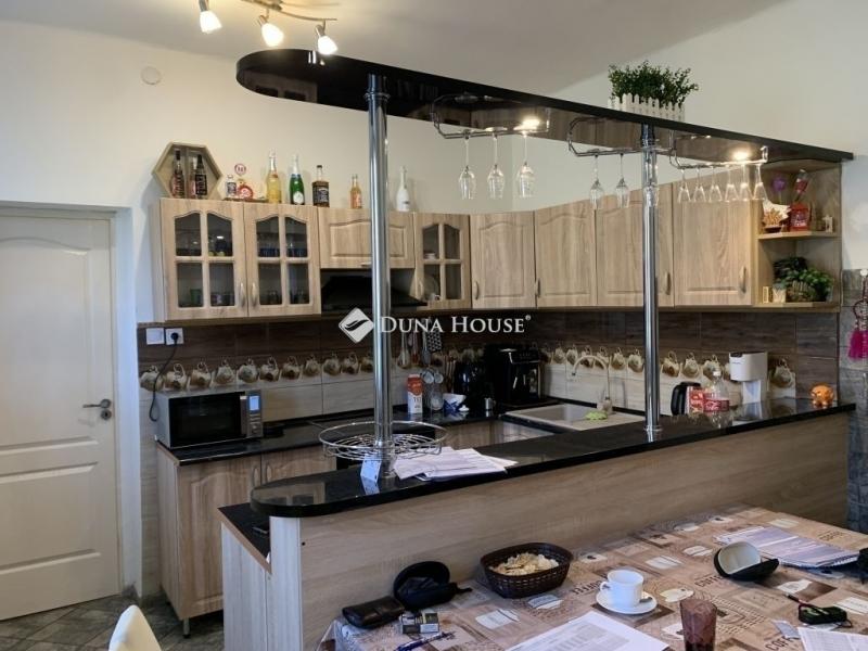 Eladó családi ház Őrbottyán