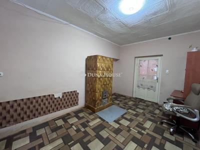 Eladó családi ház Tiszacsege