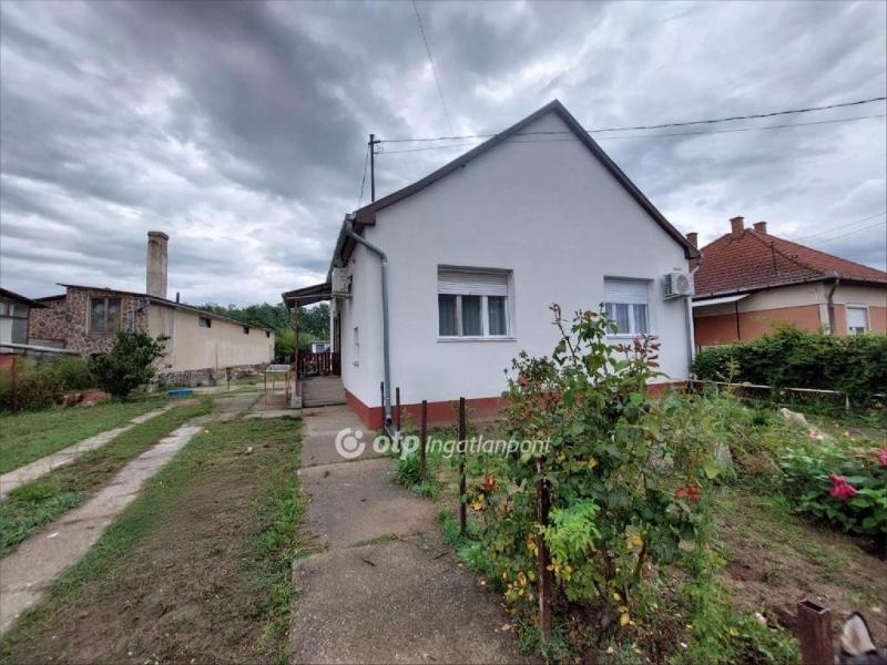 Eladó családi ház Hosszúpályi