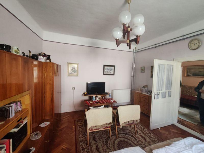 Eladó ház Csongrád