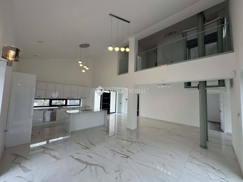 Eladó családi ház Vecsés