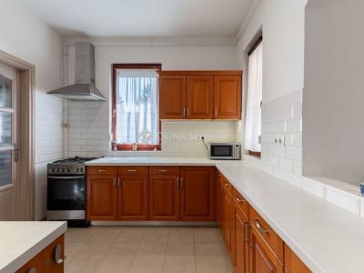 Eladó családi ház Budapest