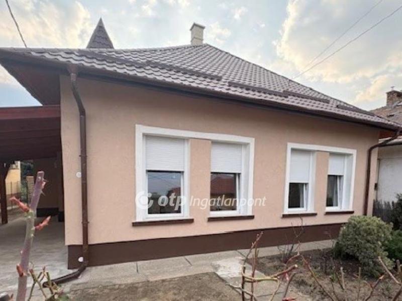 Eladó családi ház Budapest