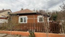 Eladó családi ház Úri