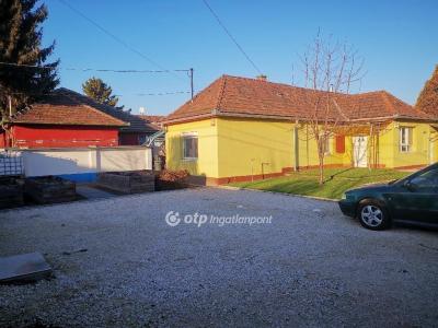 Eladó családi ház Budapest
