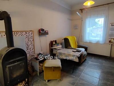 Eladó családi ház Budapest