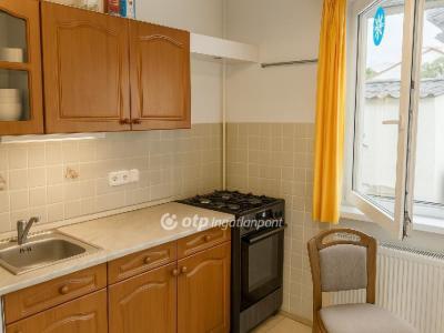 Eladó családi ház Budapest