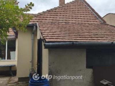 Eladó családi ház Budapest