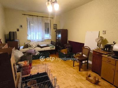 Eladó családi ház Budapest