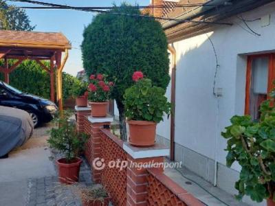 Eladó családi ház Budapest