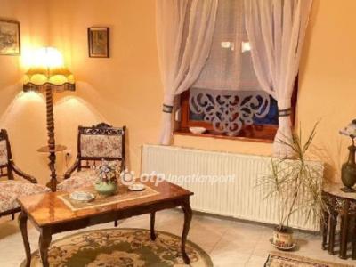 Eladó családi ház Budapest