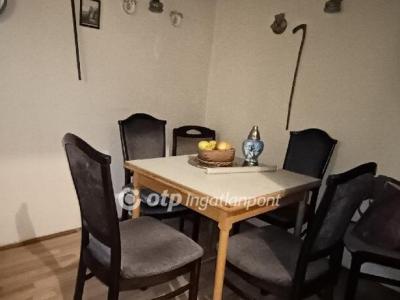 Eladó családi ház Budapest